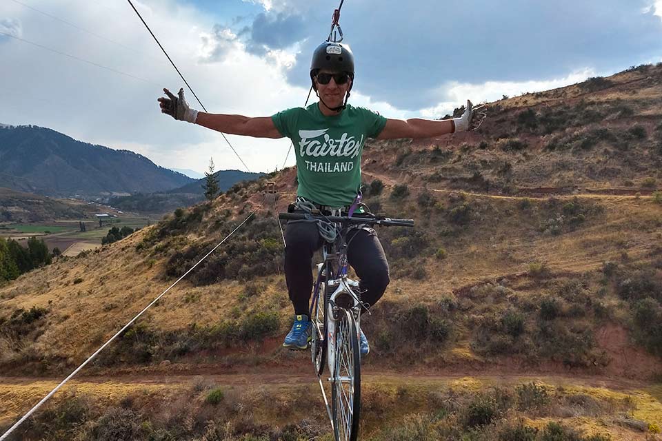 galeria-pedaleando-bici-en-el-cielo-foto-skybike2-360explora